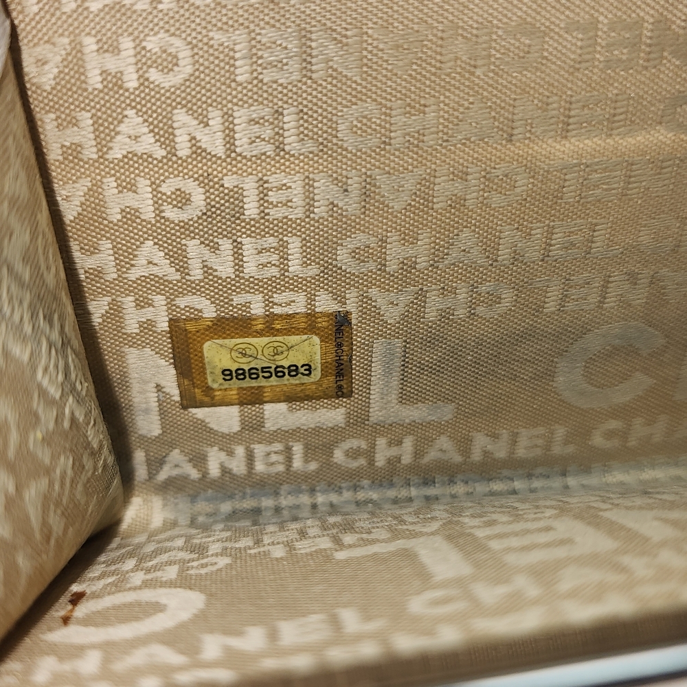 Authentic Chanel Icon Line Leather Wallet In Cream - Picture 12 of 17